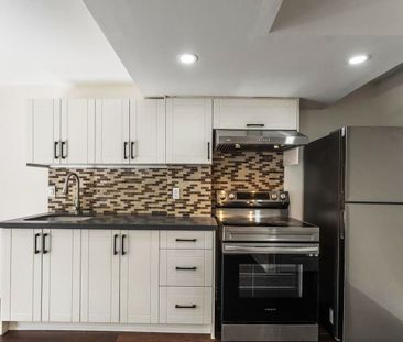 For Lease - 42 Arrowpoint Drive, Brampton, Ontario - Photo 5