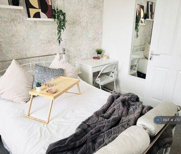 1 bedroom in a house share to rent - Photo 1