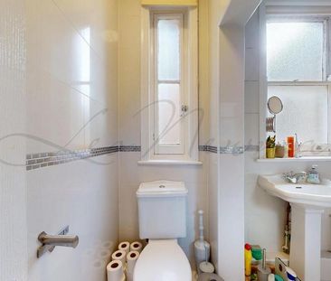 4 bedroom flat to rent - Photo 1