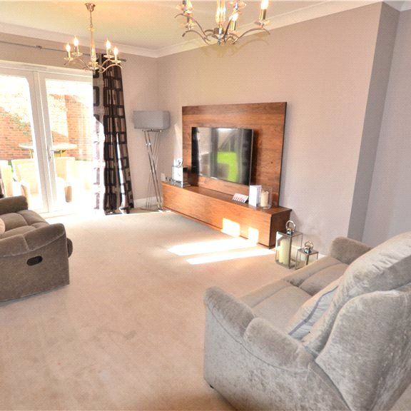 4 bedroom house to rent - Photo 1