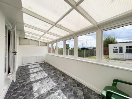 2 bedroom bungalow to rent - Photo 3