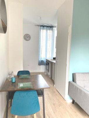 Location Appartement 1 pièce 21m² ROMANS SUR ISERE 26100 - Photo 1