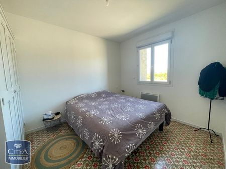 Location Maison 3 pièces 60m² CHATEAUNEUF DE GADAGNE 84470 - Photo 2