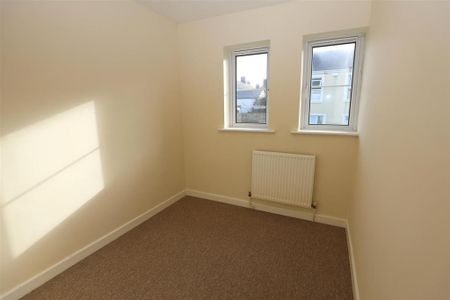 2 bedroom semi-detached house to rent - Photo 2