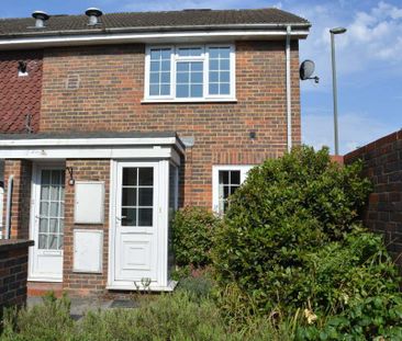 Stevens Close, Epsom, Surrey, KT17 4RG - Photo 1