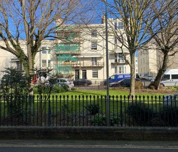 1 Bed Flat, Russell Square, BN1 - Photo 1