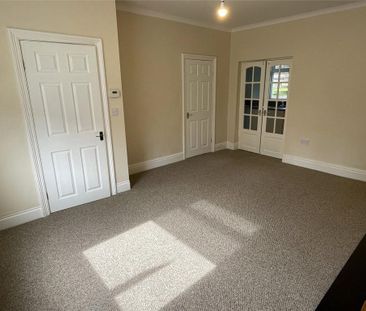 2 bedroom end of terrace house to rent - Photo 1