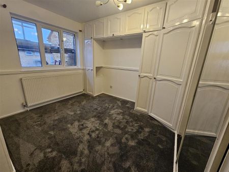 3 bedroom end of terrace house to rent - Photo 5