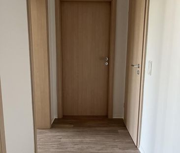 3-Raum-Wohnung mit Balkon, Badewanne und tollem Ausblick - Photo 3