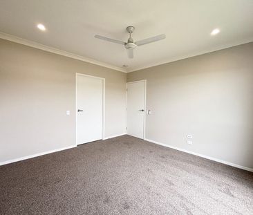 Brand New 4-Bedroom Home in ‘Elmwood Estate’, White Rock for Rent - Photo 4