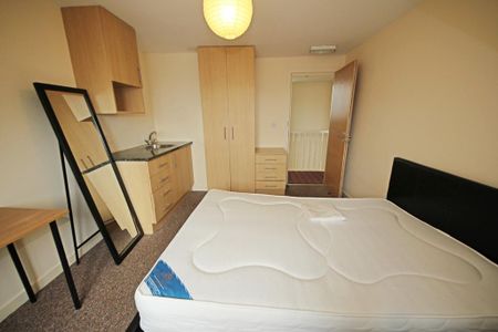 5 bedroom maisonette to rent - Photo 3