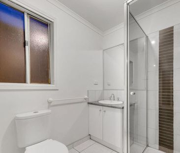 Convenient Family Living in the Heart of Tarneit! - Photo 2