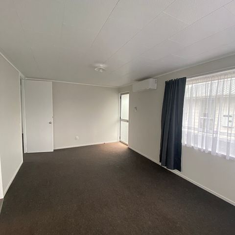 Charming 2BR Townhouse in Palmerston North - Photo 1