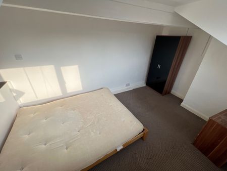 2 Bed Terraced House, Quarry Mount Place, LS6 - Photo 4