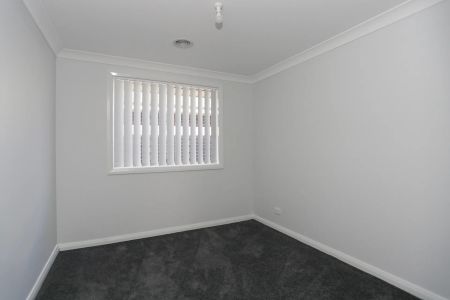 Private Villa with Rural Views in North Orange Location - Photo 5