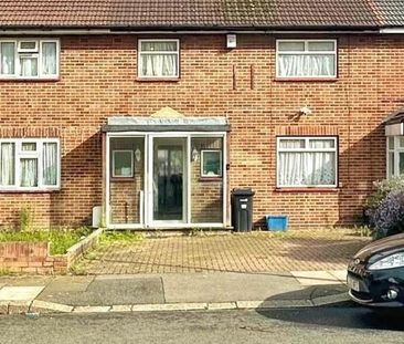 3 bedroom terraced house to rent - Photo 3