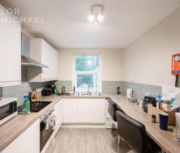 4 bedroom terraced house to rent - Photo 4