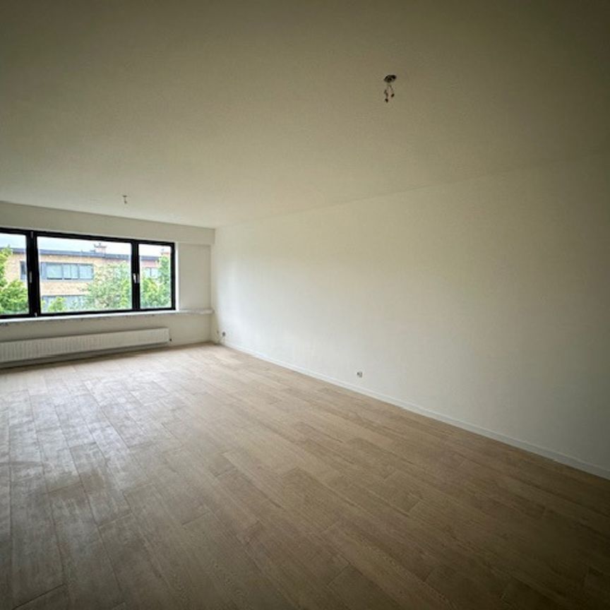 Volledig gerenoveerd 2 slpk appartement. - Foto 1