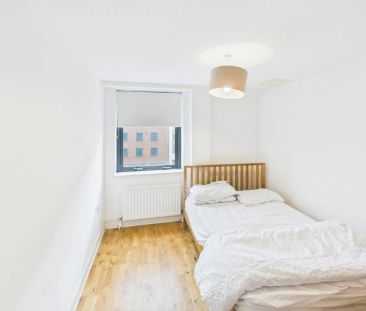 Apartment 17, Victoria Place, 20 - Photo 1