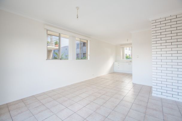 3/21 Robert St, Labrador QLD 4215 - Apartment For Rent | Domain - Photo 1