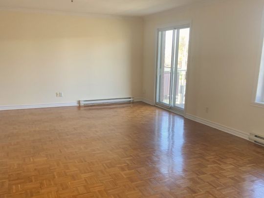 16669 Boul. de Pierrefonds, apt. 301 - Photo 1