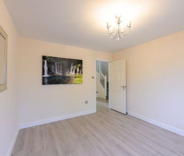 4 bedroom detached house to rent - Photo 4
