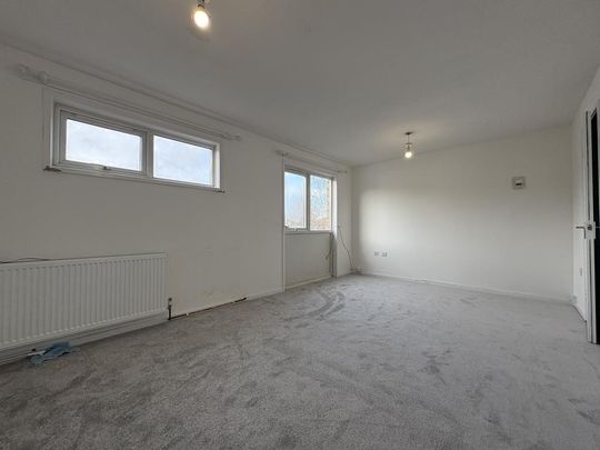 3 bedroom apartment to rent - Photo 1