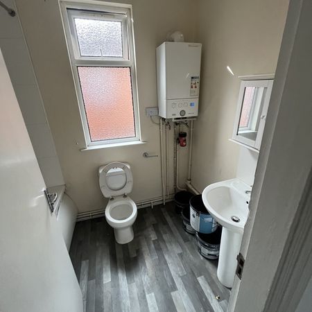 Room in a Shared House, Brazil Street, LE2 - Photo 4