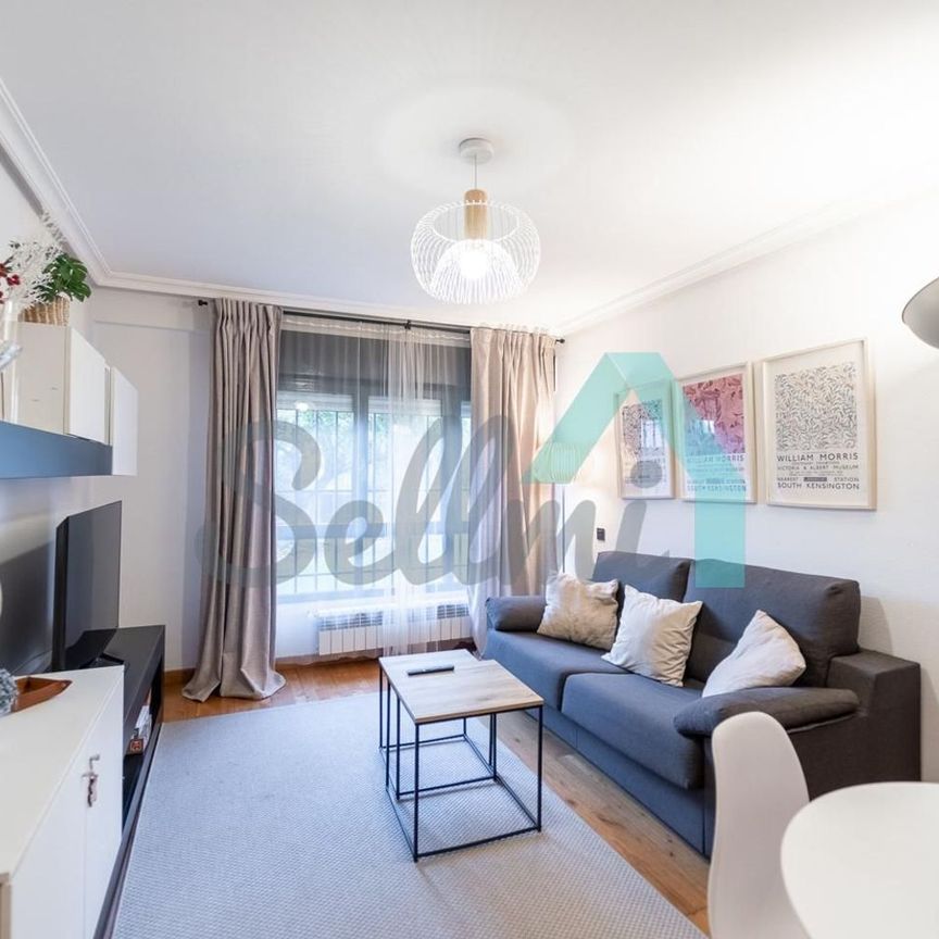 Alquiler de piso en Calle Carlos Asensio Bretones - Photo 1