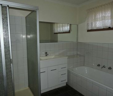 24 Beth Court, Hampton Park VIC - Photo 2