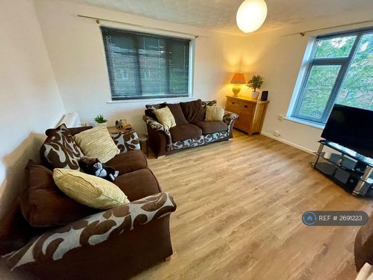 3 bedroom flat to rent - Photo 1
