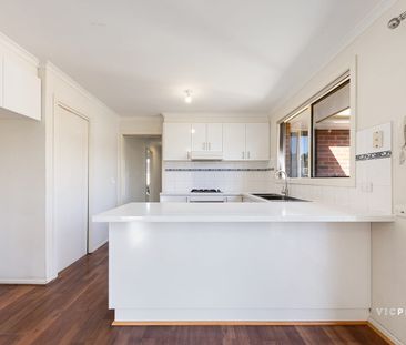 WONDERFUL HOME IN A QUIET COURT! - Photo 3