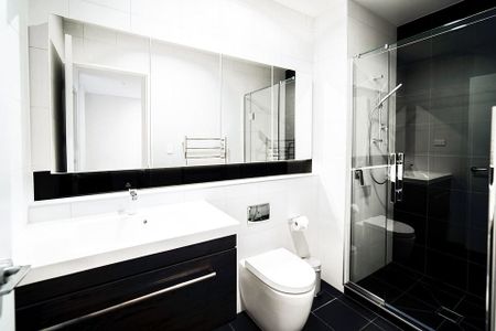 Chic 2BR Apt with Stunning Views - Photo 5