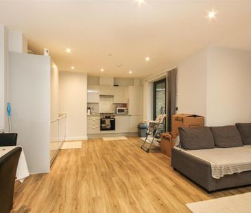 3 bedroom apartment to rent - Photo 1