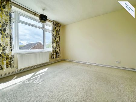 2 bedroom maisonette to rent - Photo 4