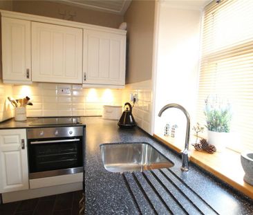 2 bedroom end of terrace house to rent - Photo 1