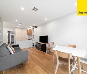 Chic Tri-level townhouse in prime Bruce location - Photo 2