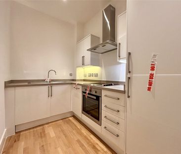 Bartley Way, Hook, Hampshire, RG27 - Photo 4