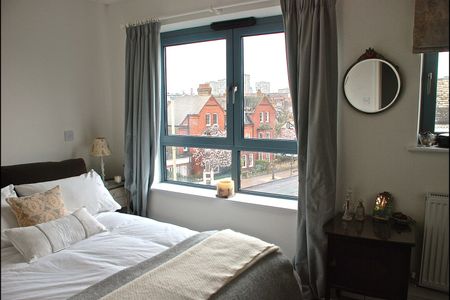 1 Bed Flat, Battersea Park Road, SW11 - Photo 5