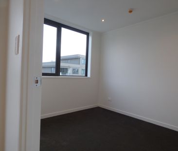 Beautiful 2 bedroom + 2 Bathroom unit including Carpark available - Photo 2