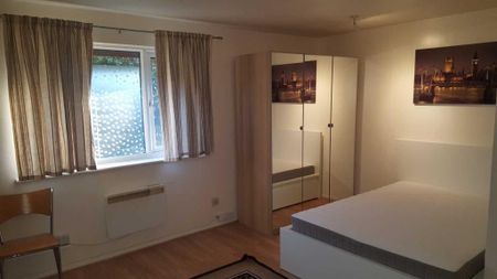 Studio Flat, London, E16 - Photo 4