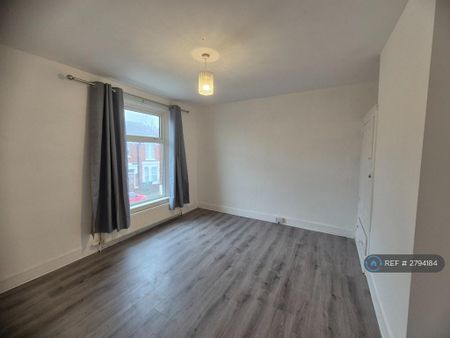 3 bedroom terraced house to rent - Photo 4