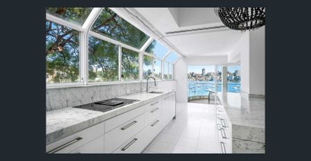 Luxury Waterfront Living with World-Class Harbour Views - Photo 3