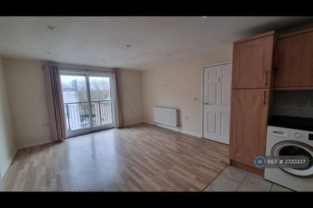 1 bedroom flat to rent - Photo 5