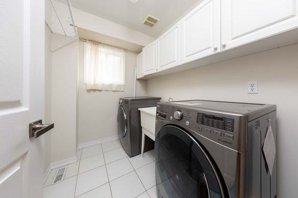 For Lease - 76 Leameadow Road, Vaughan, Ontario - Photo 1