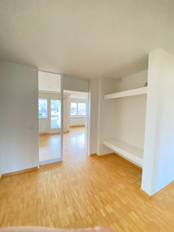 Grosszügige 4.5-Zimmerwohnung mit sanierter Küche und Bad - Foto 3