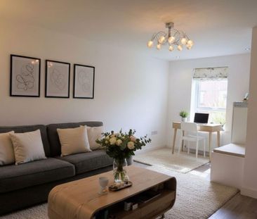 3 bedroom semi-detached house to rent - Photo 1