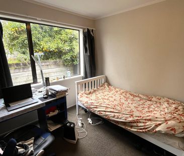 Prime city location - four bedroom student rental! - Photo 4