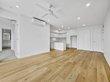 Stunning Apartment Only a Stones Throw to Everything! - Photo 5