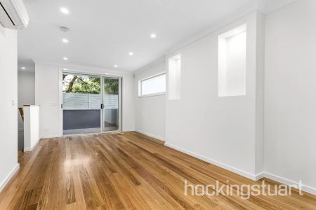 Unit 1/5 Henry Street, Box Hill. - Photo 4